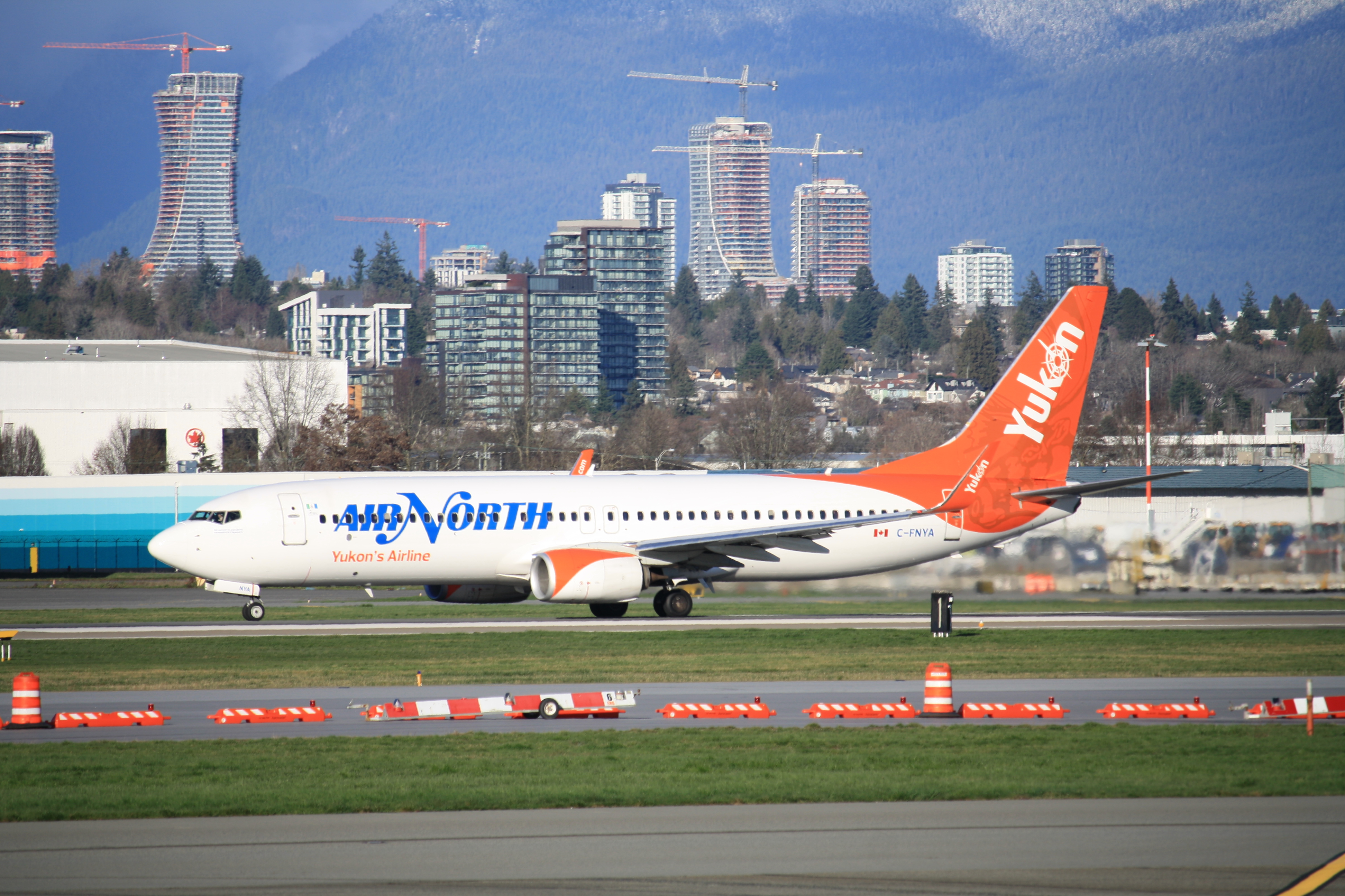 Air North Boeing 737-800
