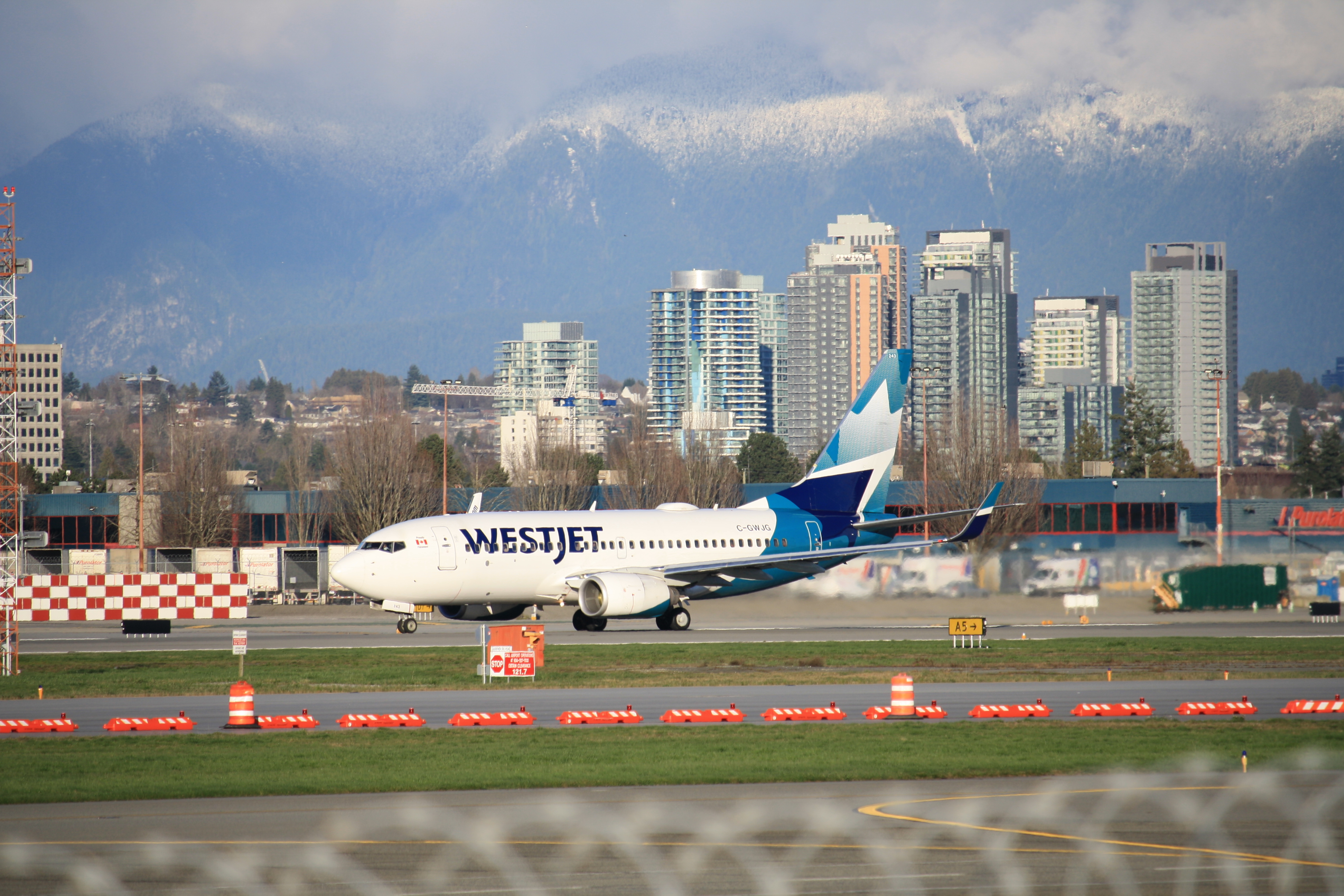 WestJet Boeing 737-700